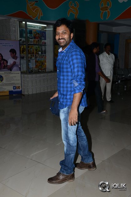 Balakrishna-at-Bramaramba-Theatre-To-Watch-Lion